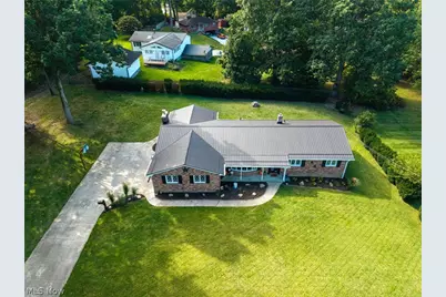 130 E Wellock Drive, Akron, OH 44319 - Photo 4