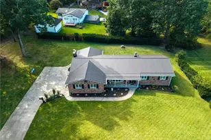130 E Wellock Dr, Akron, OH 44319 - Photo 4