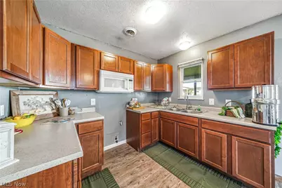 9871 Bright Drive, Windham, OH 44288 - Photo 8