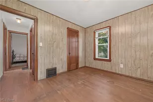 6077 Lake Ave, Elyria, OH 44035 - Photo 22