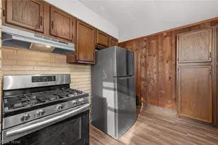 6077 Lake Ave, Elyria, OH 44035 - Photo 16