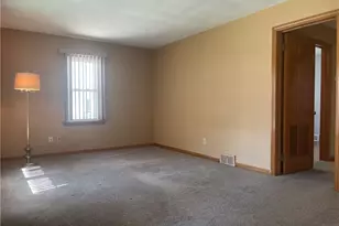 403 E 323rd St, Willowick, OH 44095 - Photo 10