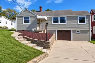 167 N Sugar St, St Clairsville, OH 43950 - Photo 2