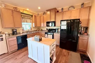 3224 Fallen Brook Ln, Brunswick, OH 44212 - Photo 2