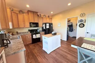 3224 Fallen Brook Ln, Brunswick, OH 44212 - Photo 4