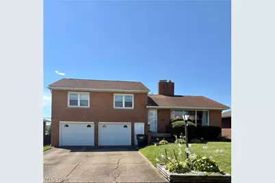 1407 W Valentine Circle NW, Canton, OH 44708 - Photo 1