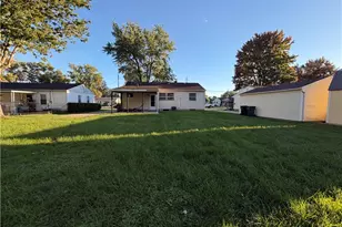 676 Lucille Dr, Elyria, OH 44035 - Photo 2