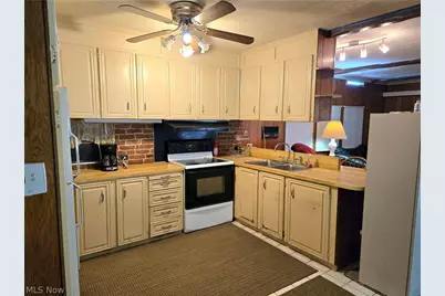 1531 Guenevere Street, Streetsboro, OH 44241 - Photo 4