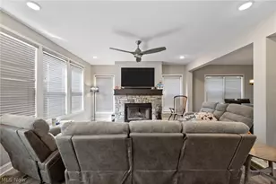 5860 Iva Dr, New Franklin, OH 44319 - Photo 6