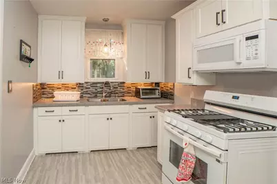 3609 Westview Avenue NW, Canton, OH 44709 - Photo 10