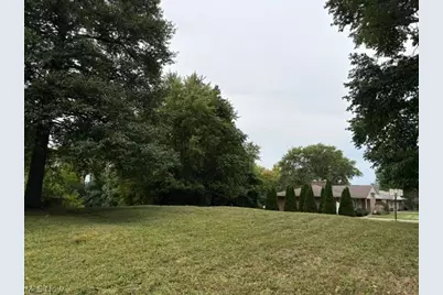 Landscape Circle NW, Canton, OH 44709 - Photo 4