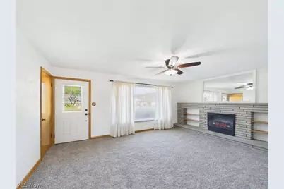 816 Campbell Drive, Belpre, OH 45714 - Photo 4
