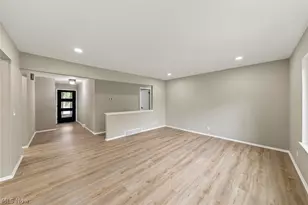 270 Michigan Ave, Elyria, OH 44035 - Photo 4