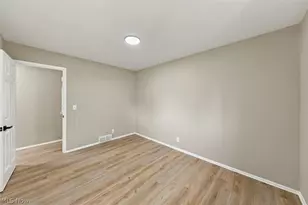 270 Michigan Ave, Elyria, OH 44035 - Photo 26