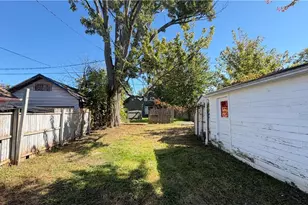 122 Fairlawn Ave, Elyria, OH 44035 - Photo 12