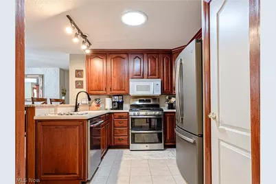 1202 Saint Abigail Street SW, Hartville, OH 44632 - Photo 12