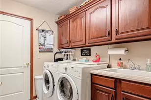 1202 St Abigail St SW, Hartville, OH 44632 - Photo 28
