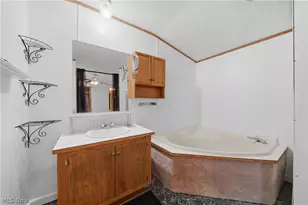 1233 Monterey Blvd NW, North Canton, OH 44720 - Photo 12