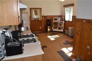 614 Columbus Ave, Martins Ferry, OH 43935 - Photo 2