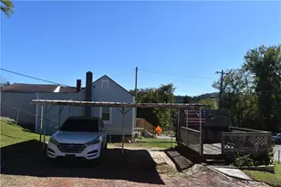 614 Columbus Ave, Martins Ferry, OH 43935 - Photo 22