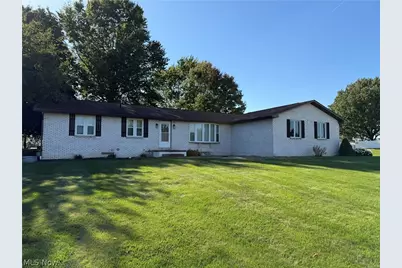 5319 Tanglewood Drive NE, Louisville, OH 44641 - Photo 1