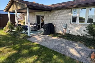 5319 Tanglewood Dr NE, Louisville, OH 44641 - Photo 6