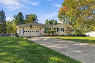 656 N Hidden Valley Rd, Cuyahoga Falls, OH 44223 - Photo 2