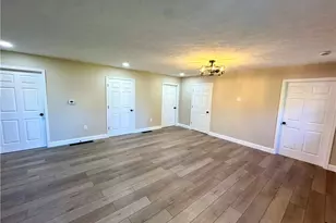 155 E Spring St, Cadiz, OH 43907 - Photo 6