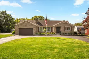 964 Robinson Ave, Barberton, OH 44203 - Photo 1
