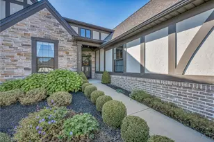 4326 Tudor Dr, Willoughby, OH 44094 - Photo 2