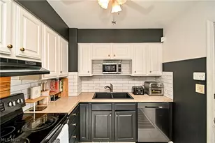 180 Davenport Ave, Akron, OH 44312 - Photo 10