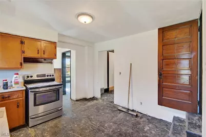 1226 Logan Avenue NW, Canton, OH 44703 - Photo 6