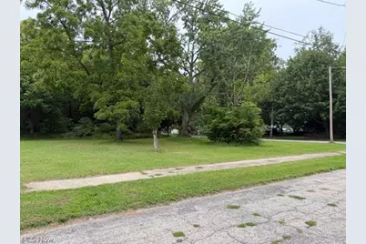 1412 E 61st Street, Loveland, OH 44103 - Photo 4