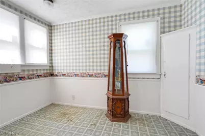 1649 Gibbs Avenue NE, Canton, OH 44705 - Photo 12