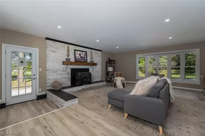 11829 Marlboro Avenue NE, Alliance, OH 44601 - Photo 4