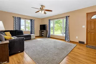 3864 State Rd S, Ashtabula, OH 44004 - Photo 10