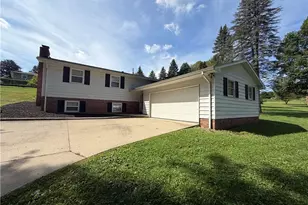 430 Hazelwood Dr SW, New Philadelphia, OH 44663 - Photo 2