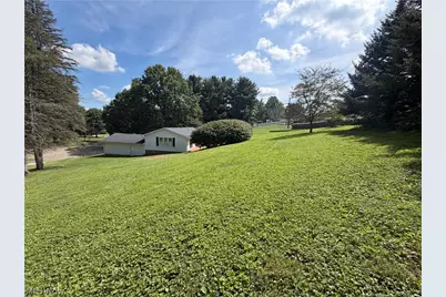 430 Hazelwood Drive SW, New Philadelphia, OH 44663 - Photo 44
