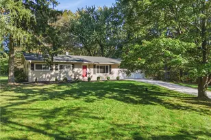 1745 Orchard Dr, Akron, OH 44333 - Photo 4