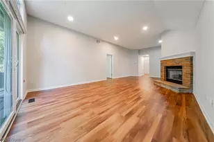 115 Ambleside Way, Amherst, OH 44001 - Photo 8