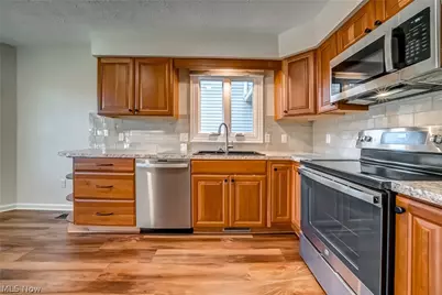 115 Ambleside Way, Amherst, OH 44001 - Photo 14