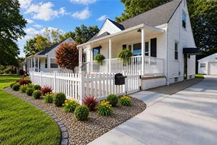571 E Lake Ave, Barberton, OH 44203 - Photo 4