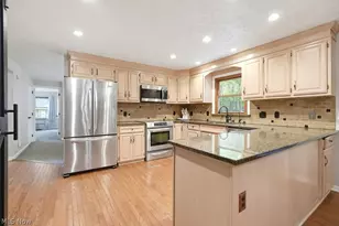 10900 Stafford Rd, Chagrin Falls, OH 44023 - Photo 12