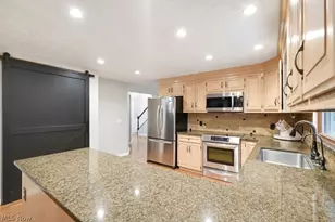 10900 Stafford Rd, Chagrin Falls, OH 44023 - Photo 16