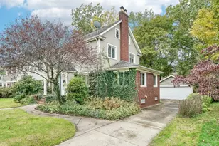 596 Greenwood Ave, Akron, OH 44320 - Photo 2