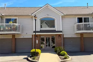 1432 Buckingham Gate Blvd, Cuyahoga Falls, OH 44221 - Photo 2