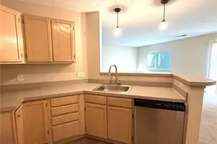 1432 Buckingham Gate Blvd, Cuyahoga Falls, OH 44221 - Photo 10