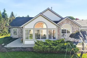 606 Crossings Cir, Tallmadge, OH 44278 - Photo 2