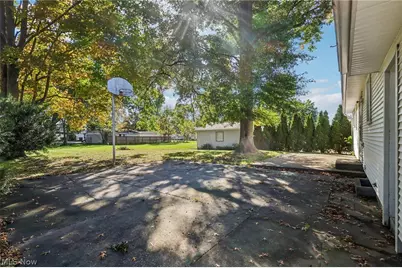 1817 Basil Avenue, Youngstown, OH 44514 - Photo 32