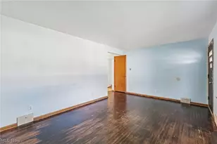 1817 Basil Ave, Youngstown, OH 44514 - Photo 8